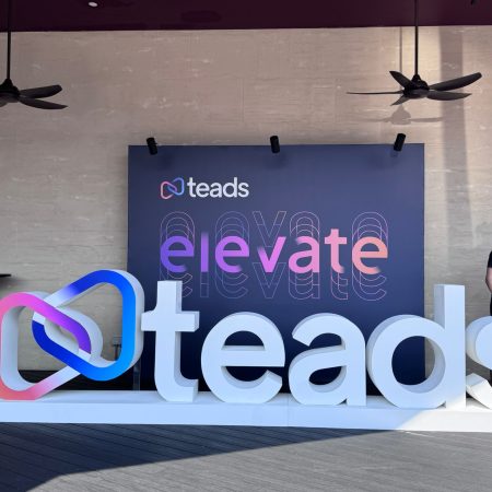 Self-Standing Photo Ops Display TEADS